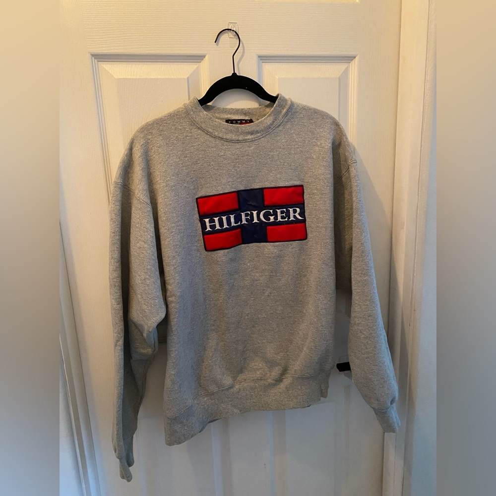 Vintage Tommy Hilfiger crew neck sweatshirt, size XL.